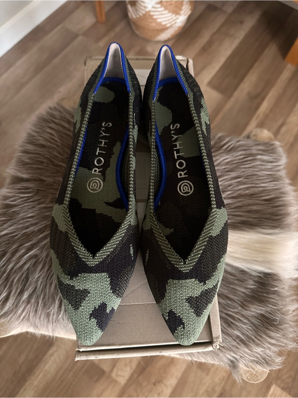 ROTHY’S The Point in olive camo size 8